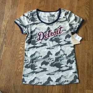 Women's nwt medium Detroit Tigers shirt